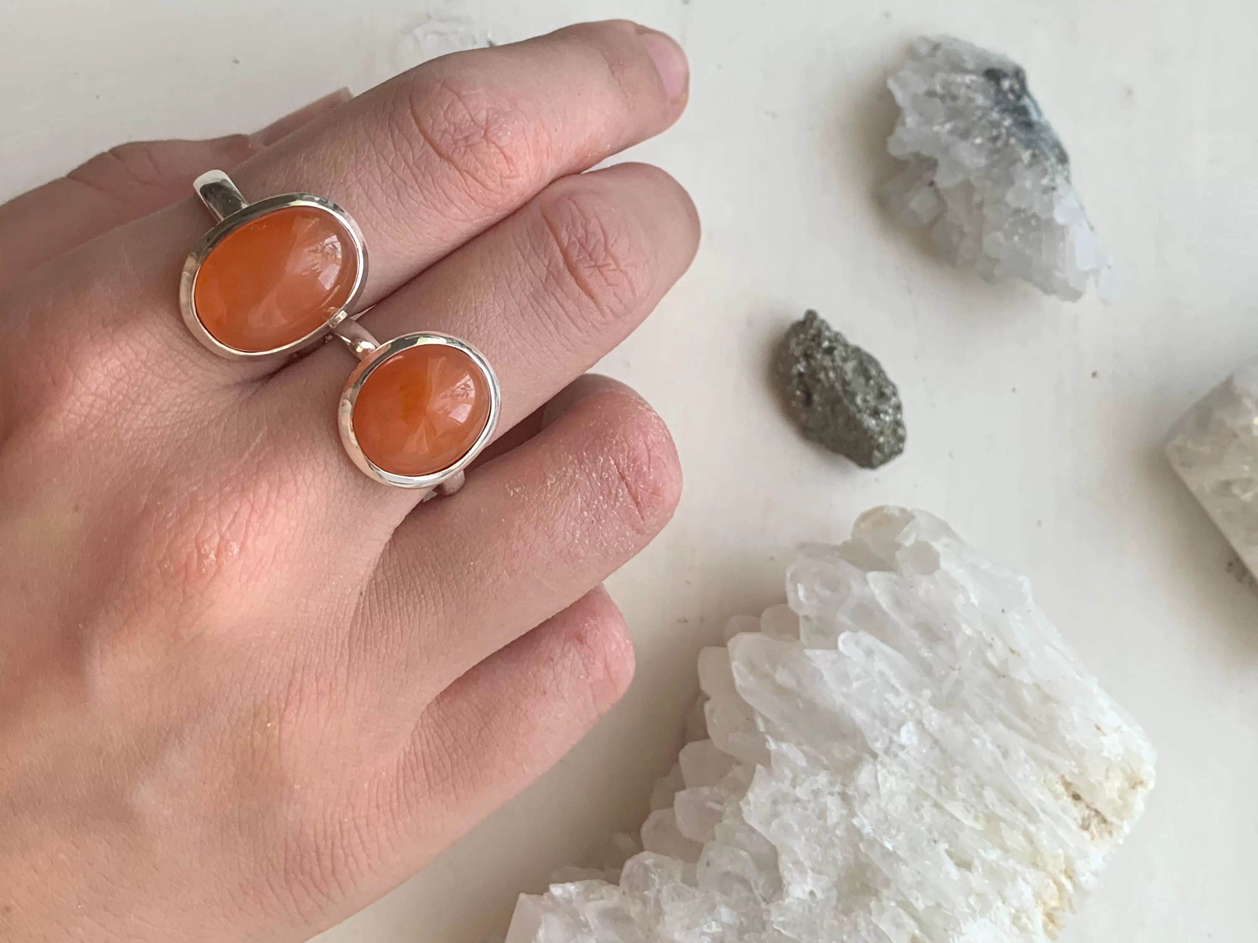 Carnelian Akoni Ring - Oval (US 6)