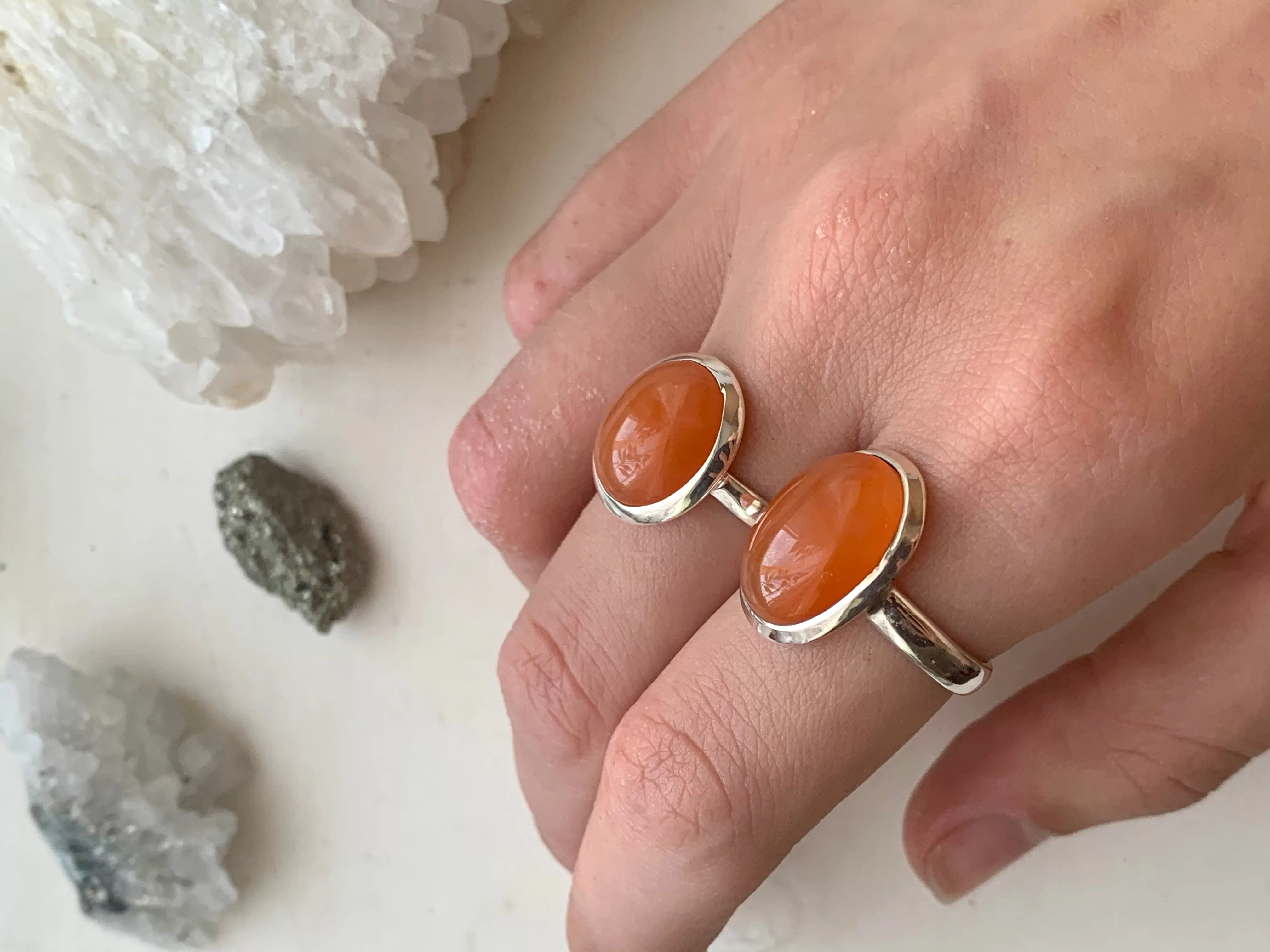 Carnelian Akoni Ring - Oval (US 6)