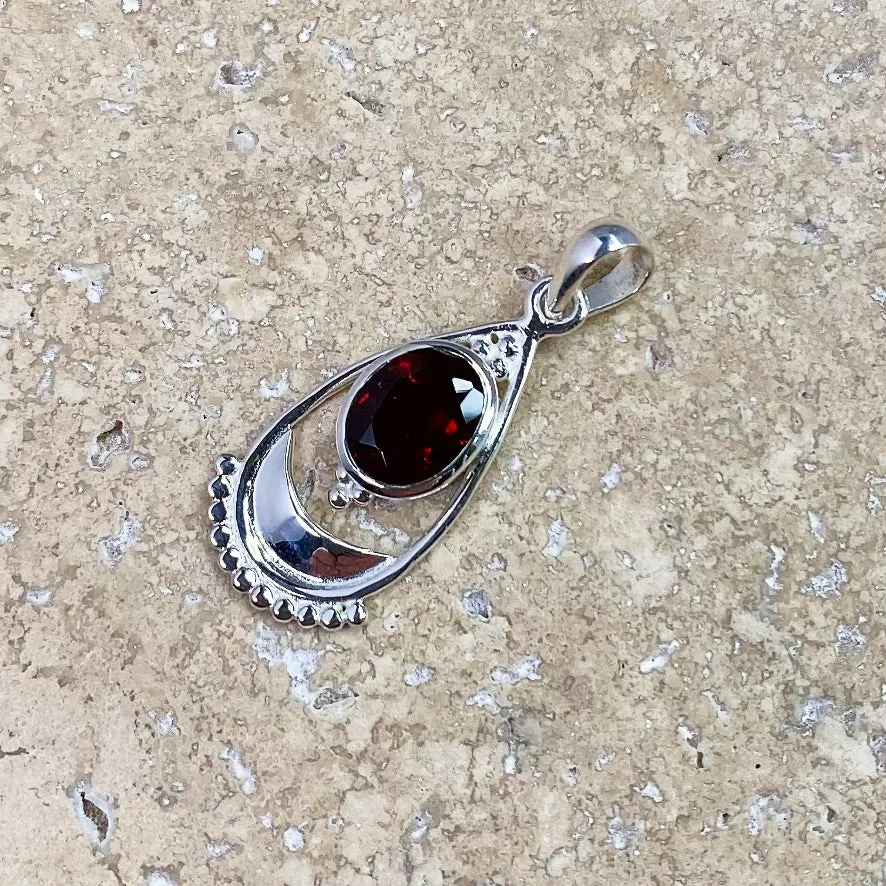 Garnet Artisan Oval Pendant - Niki