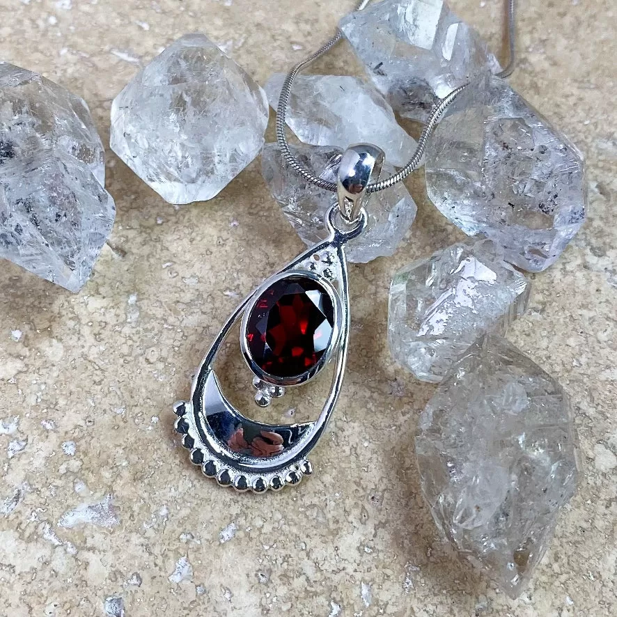 Garnet Artisan Oval Pendant - Niki