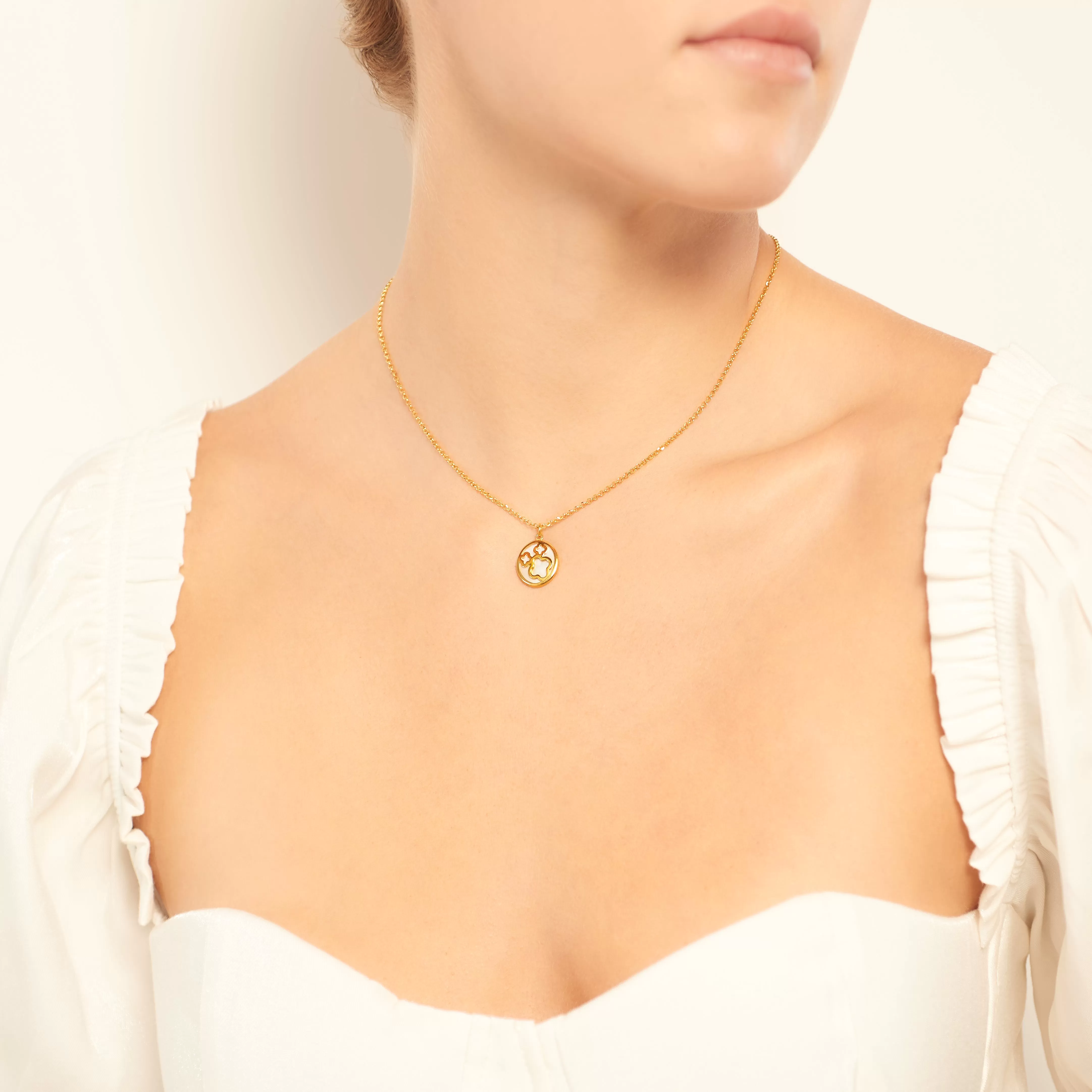 Mother of Pearl Pendant Necklace